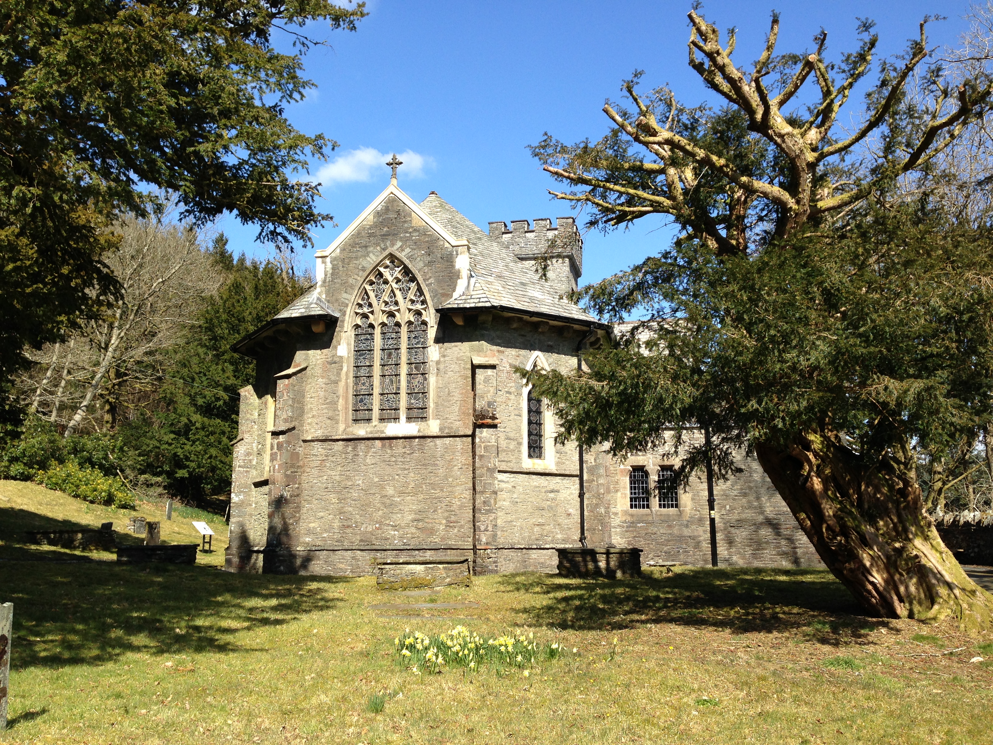 Eglwys Sant Mihangel a’r Holl Angylion, Yr Hafod