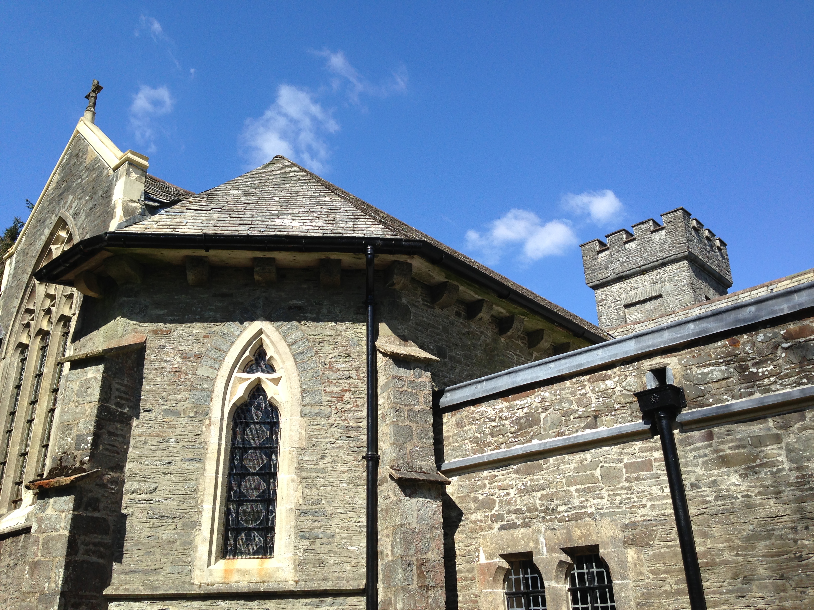 Eglwys Sant Mihangel a’r Holl Angylion, Yr Hafod