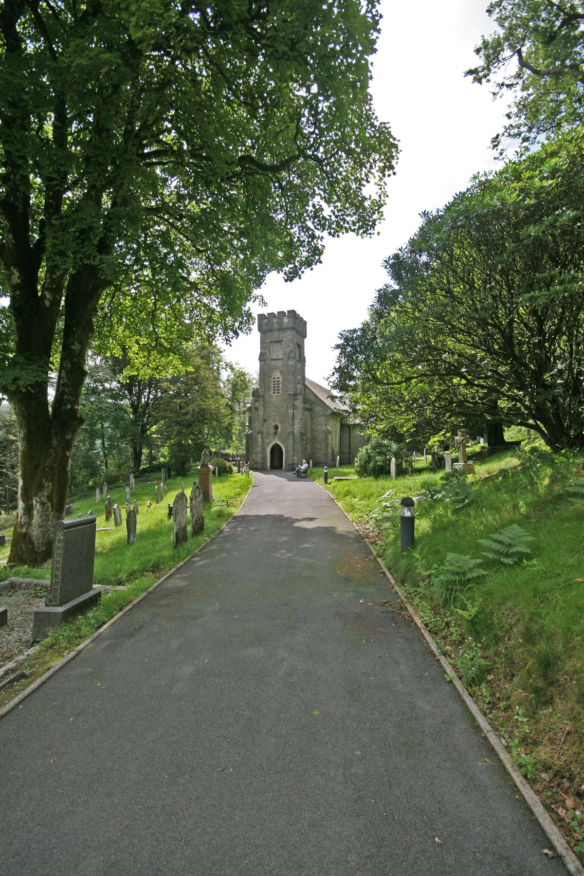 Eglwys Sant Mihangel a’r Holl Angylion, Yr Hafod