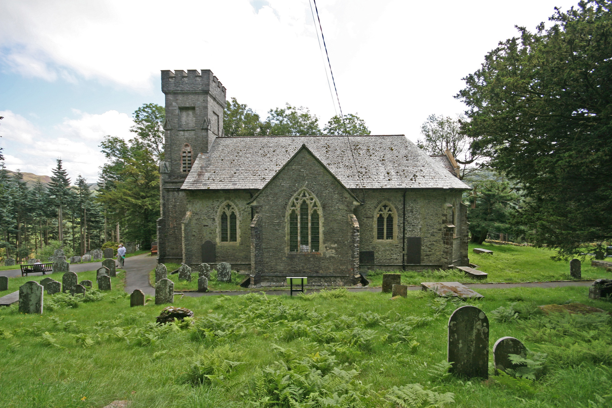 Eglwys Sant Mihangel a’r Holl Angylion, Yr Hafod