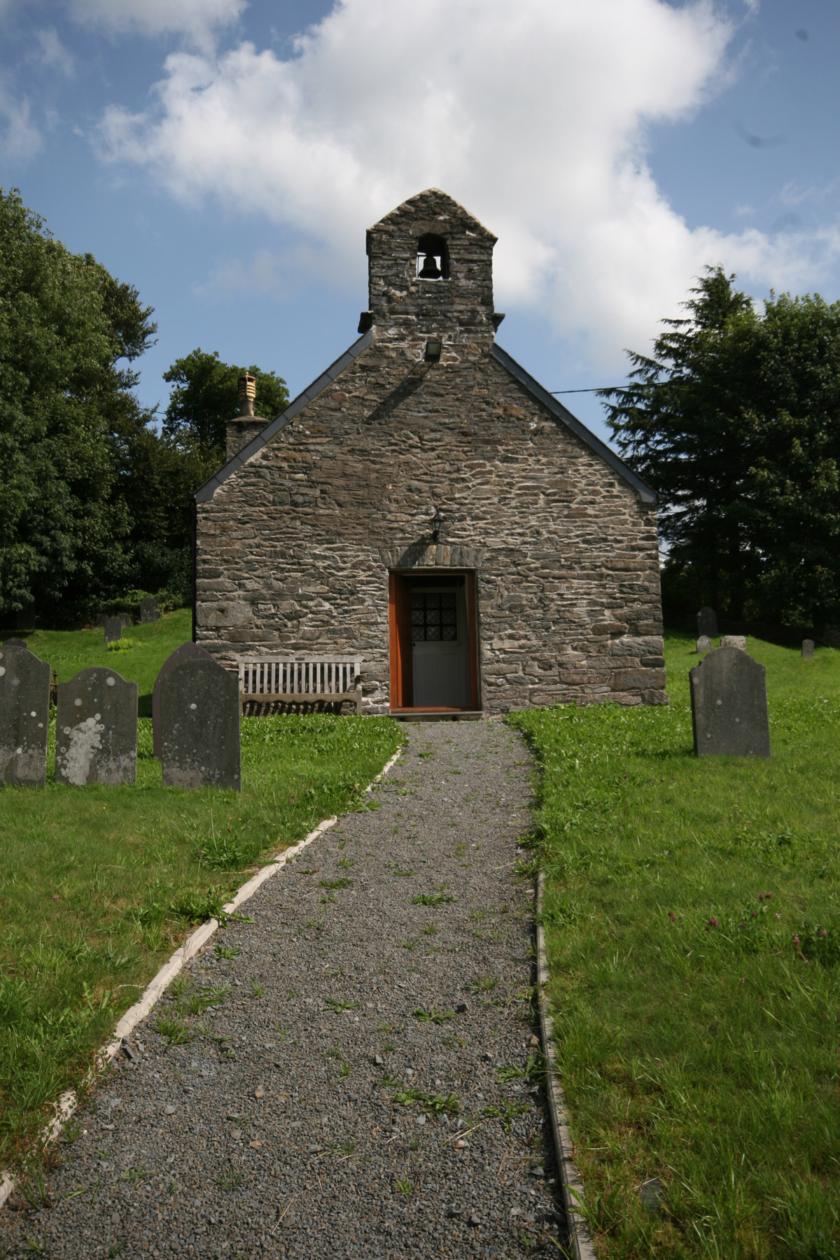 Eglwys Sant Ioan Fedyddiwr, Ysbyty Ystwyth